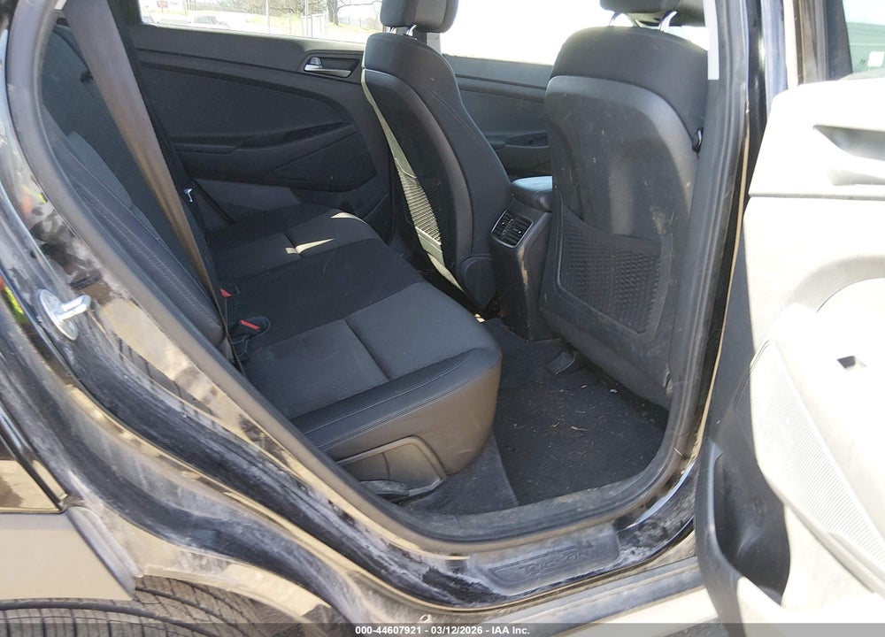 2017 HYUNDAI TUCSON SPORT VIN: KM8J3CA21HU371567
