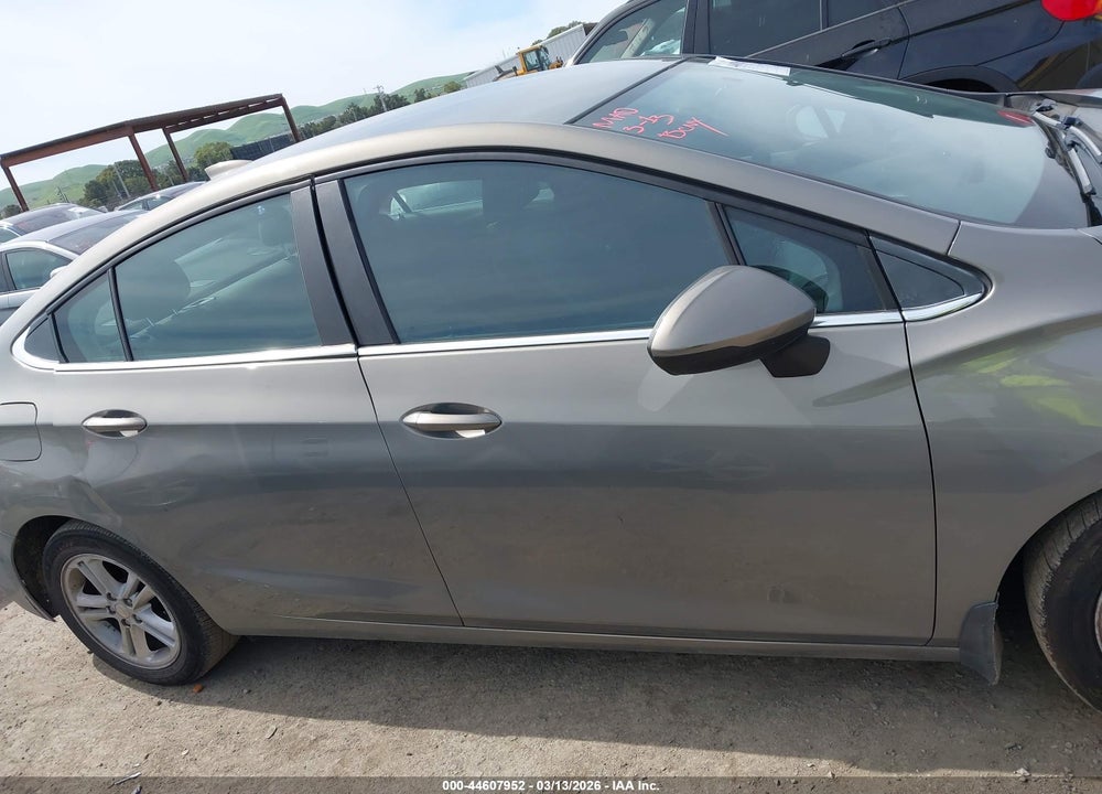2017 CHEVROLET CRUZE LT AUTO VIN: 1G1BE5SM1H7121722