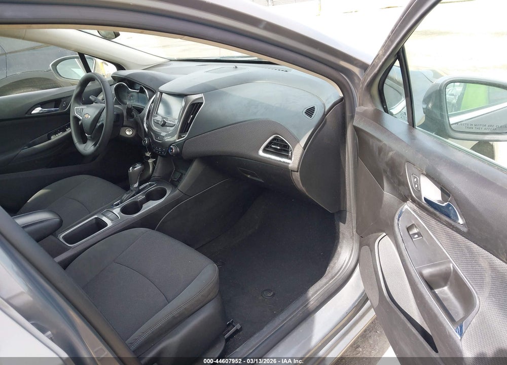 2017 CHEVROLET CRUZE LT AUTO VIN: 1G1BE5SM1H7121722