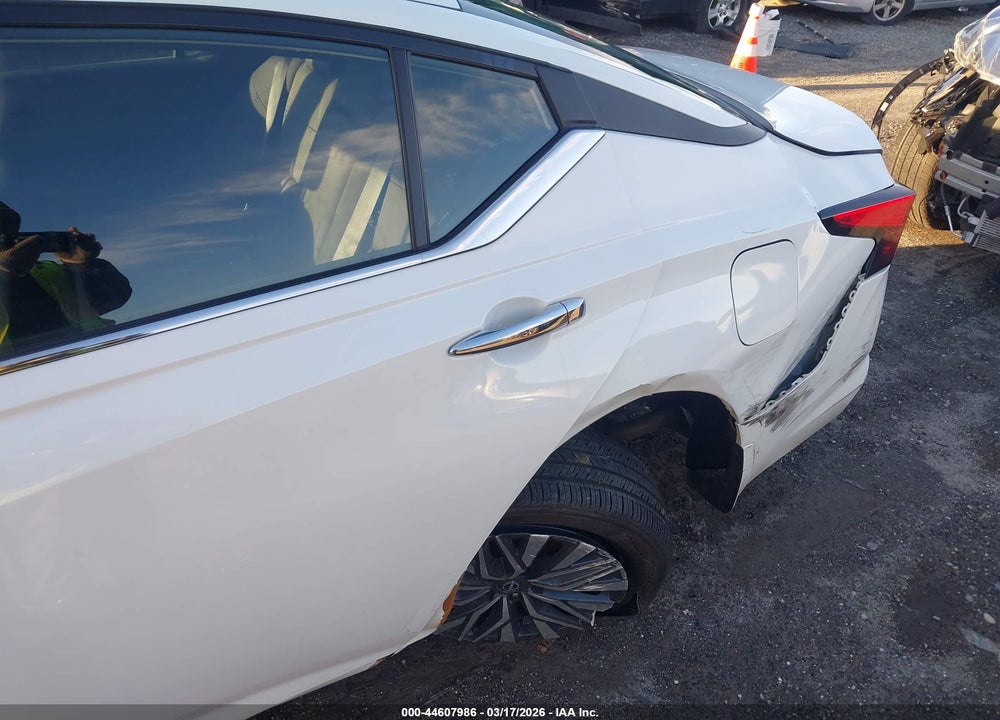 2024 NISSAN ALTIMA SV FWD VIN: 1N4BL4DV4RN397747