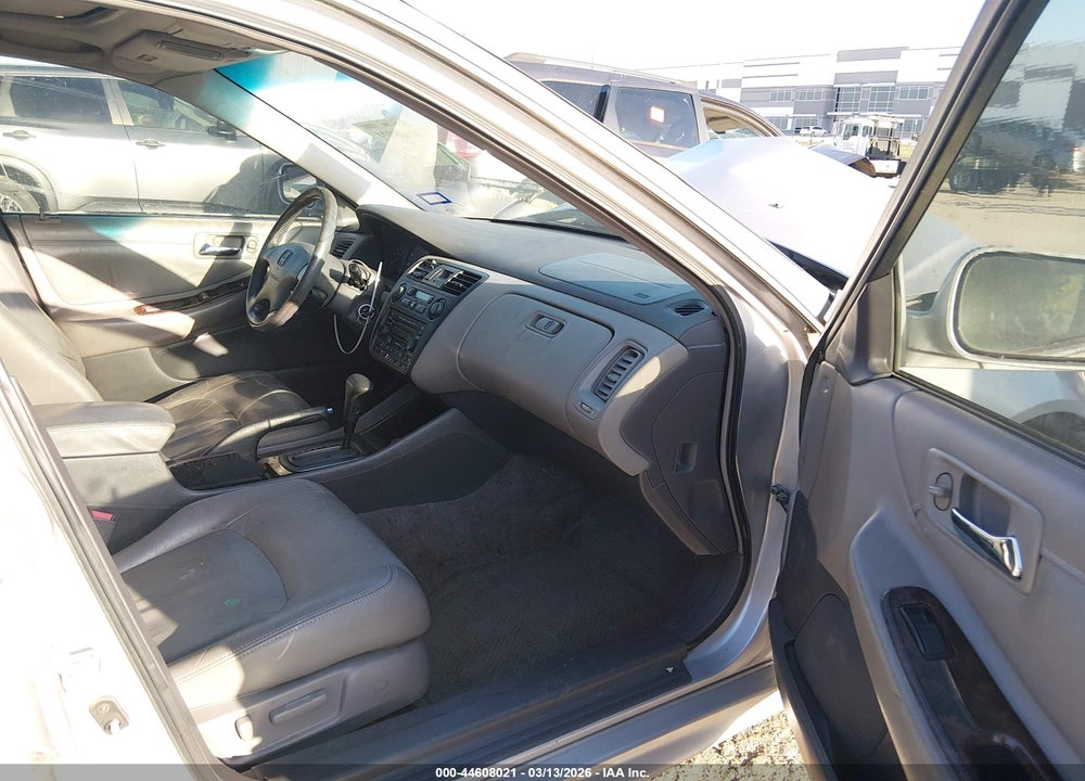 2001 HONDA ACCORD 3.0 EX VIN: 1HGCG16511A004279