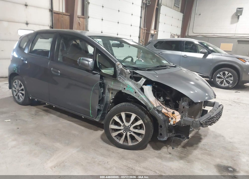 2013 HONDA FIT SPORT VIN: JHMGE8H57DC016679