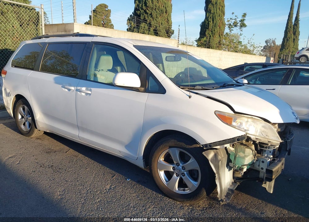 2011 TOYOTA SIENNA LE V6 VIN: 5TDKK3DC8BS103269