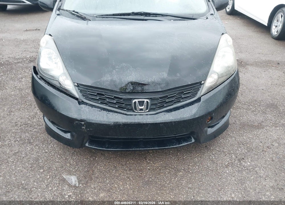 2013 HONDA FIT SPORT VIN: JHMGE8H58DC064448