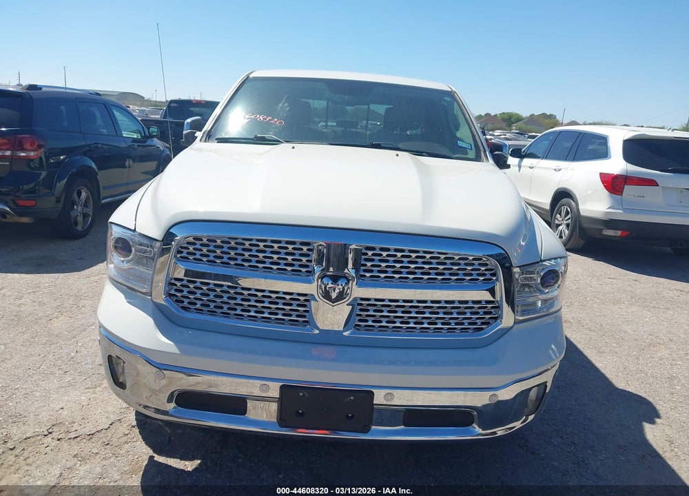 2018 RAM 1500 VIN: 1C6RR6NM9JS255318