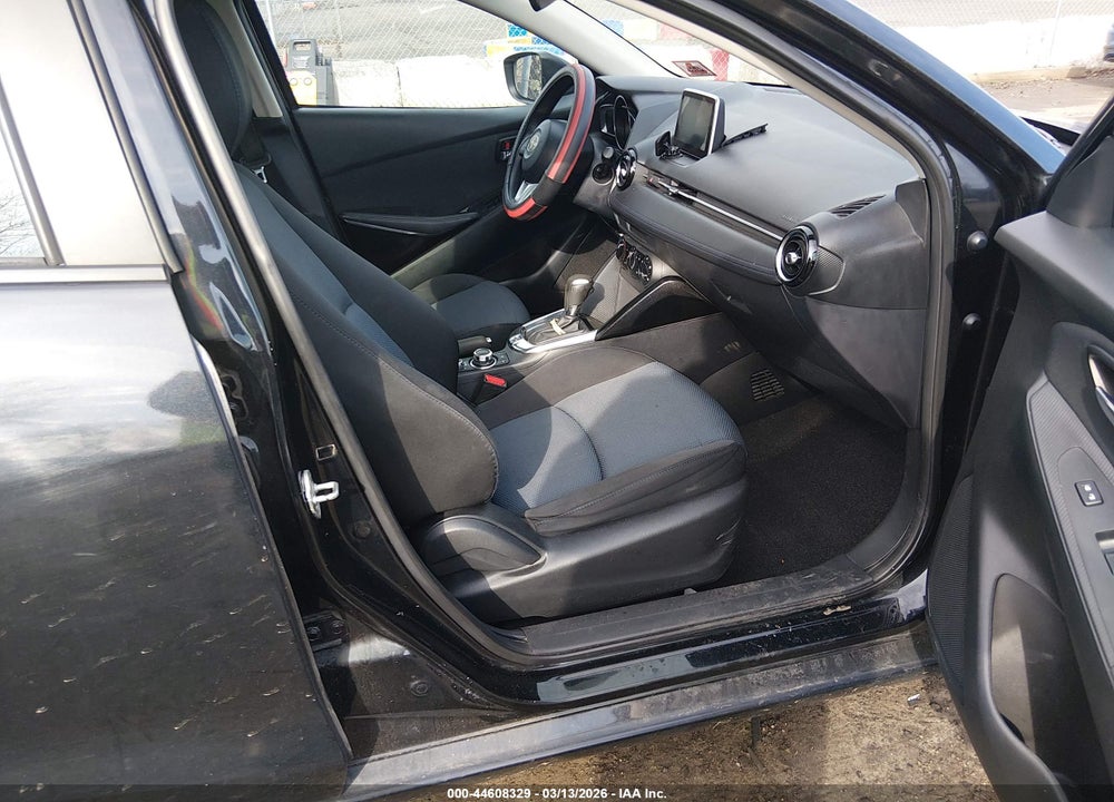 2016 SCION IA VIN: 3MYDLBZV6GY113908