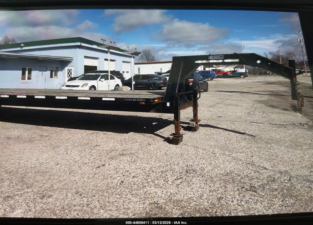 2000 KIEFER BUILT INC OTHER VIN: 1DCDF4126YA005652