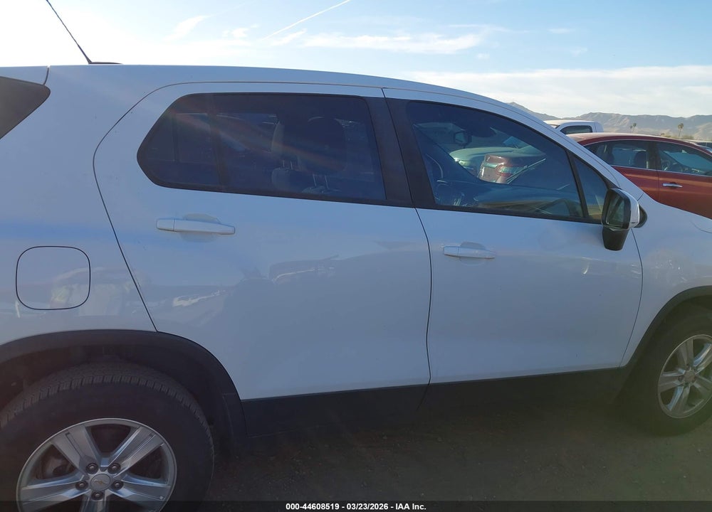 2018 CHEVROLET TRAX LS VIN: KL7CJNSB5JB568897
