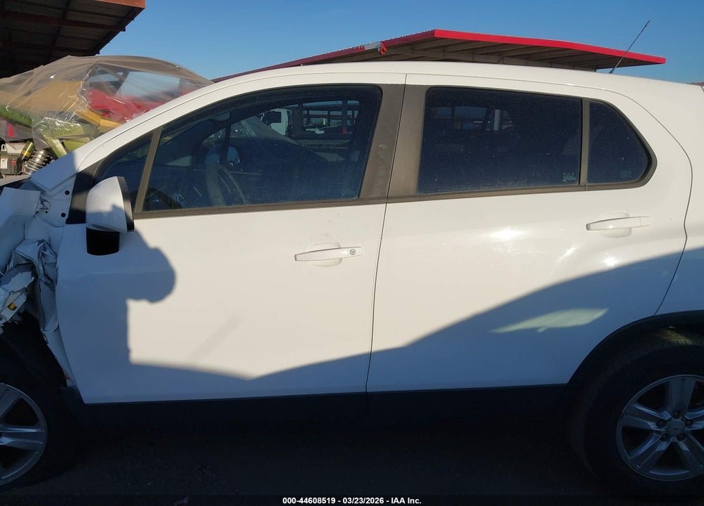2018 CHEVROLET TRAX LS VIN: KL7CJNSB5JB568897