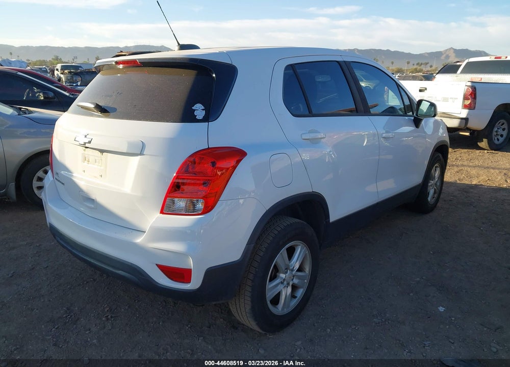 2018 CHEVROLET TRAX LS VIN: KL7CJNSB5JB568897