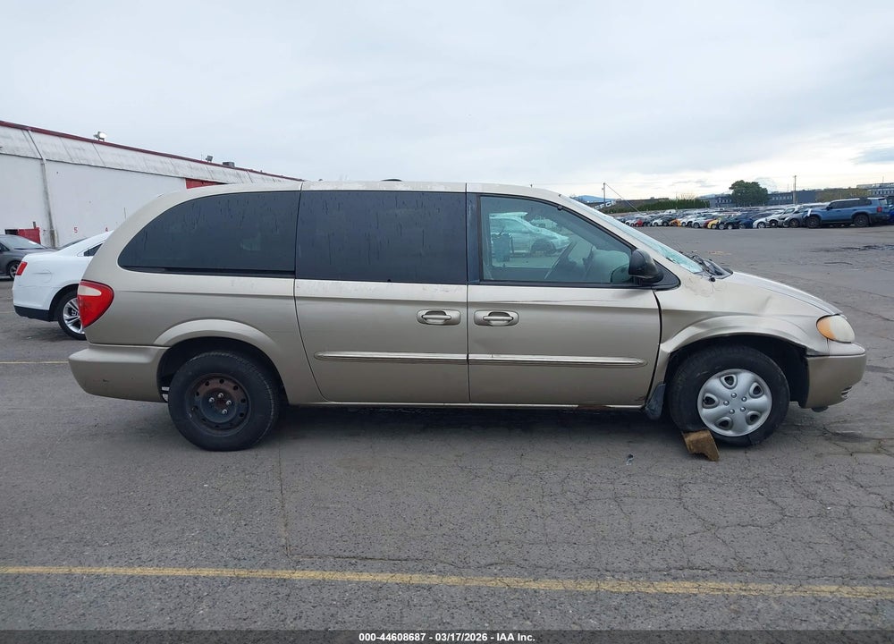 2003 CHRYSLER TOWN & COUNTRY VIN: 2C4GP24R13R272114