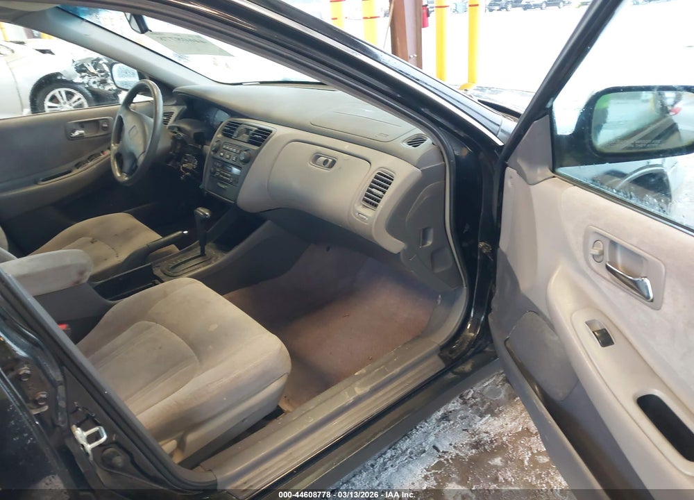 1999 HONDA ACCORD LX VIN: JHMCG5644XC042176