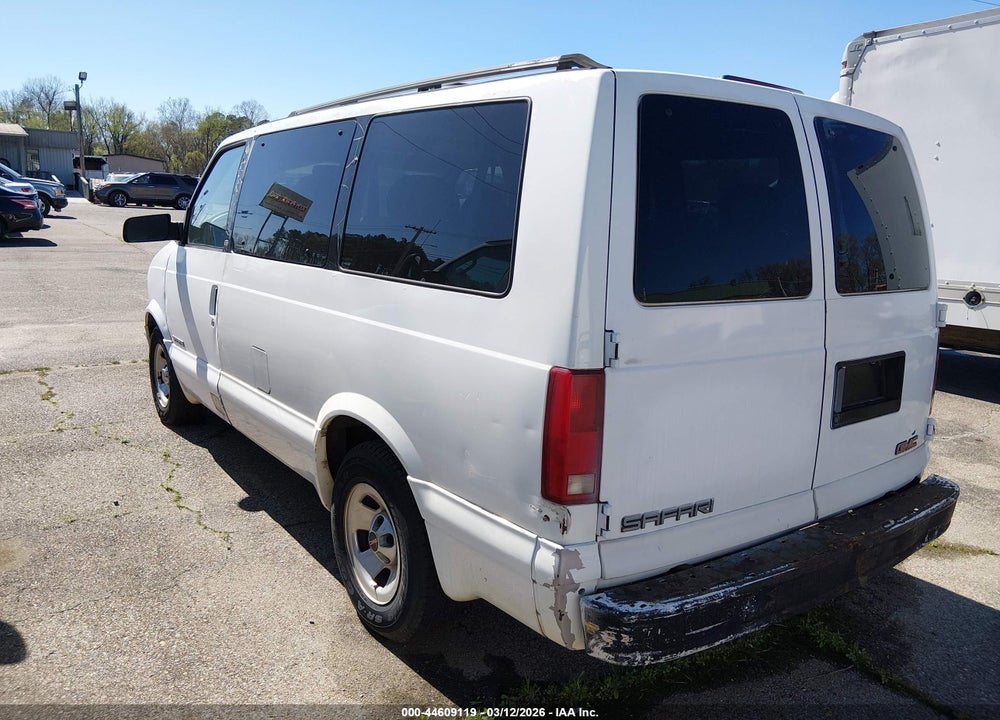 1999 GMC SAFARI SL VIN: 1GKDM19W3XB538035