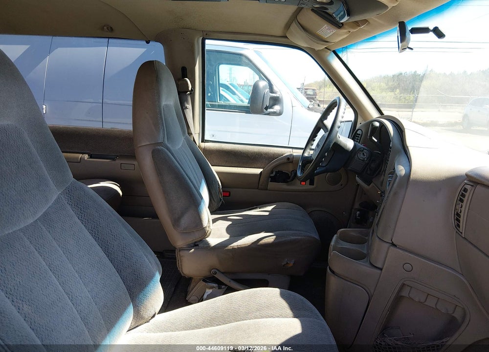 1999 GMC SAFARI SL VIN: 1GKDM19W3XB538035