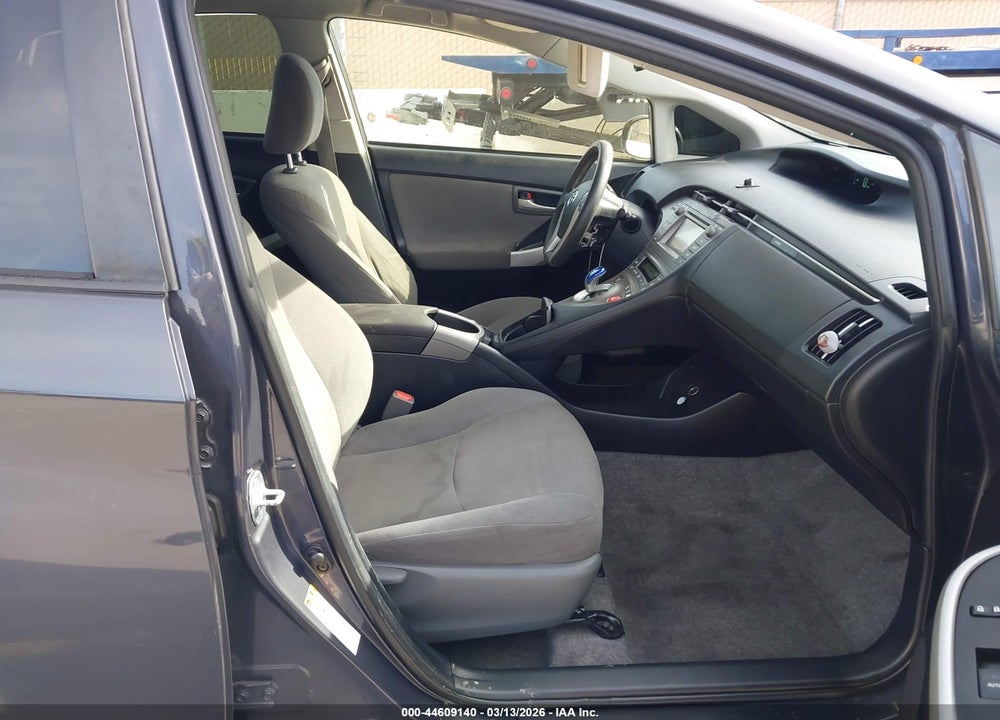 2015 TOYOTA PRIUS TWO VIN: JTDKN3DU6F0442024
