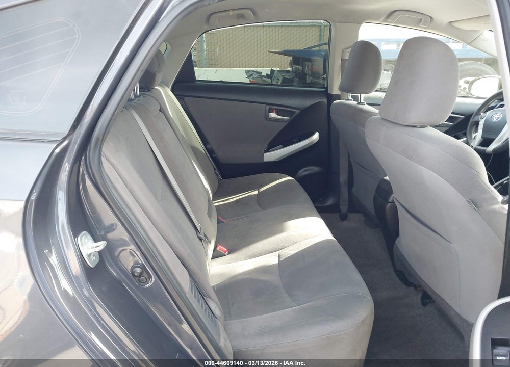 2015 TOYOTA PRIUS TWO VIN: JTDKN3DU6F0442024
