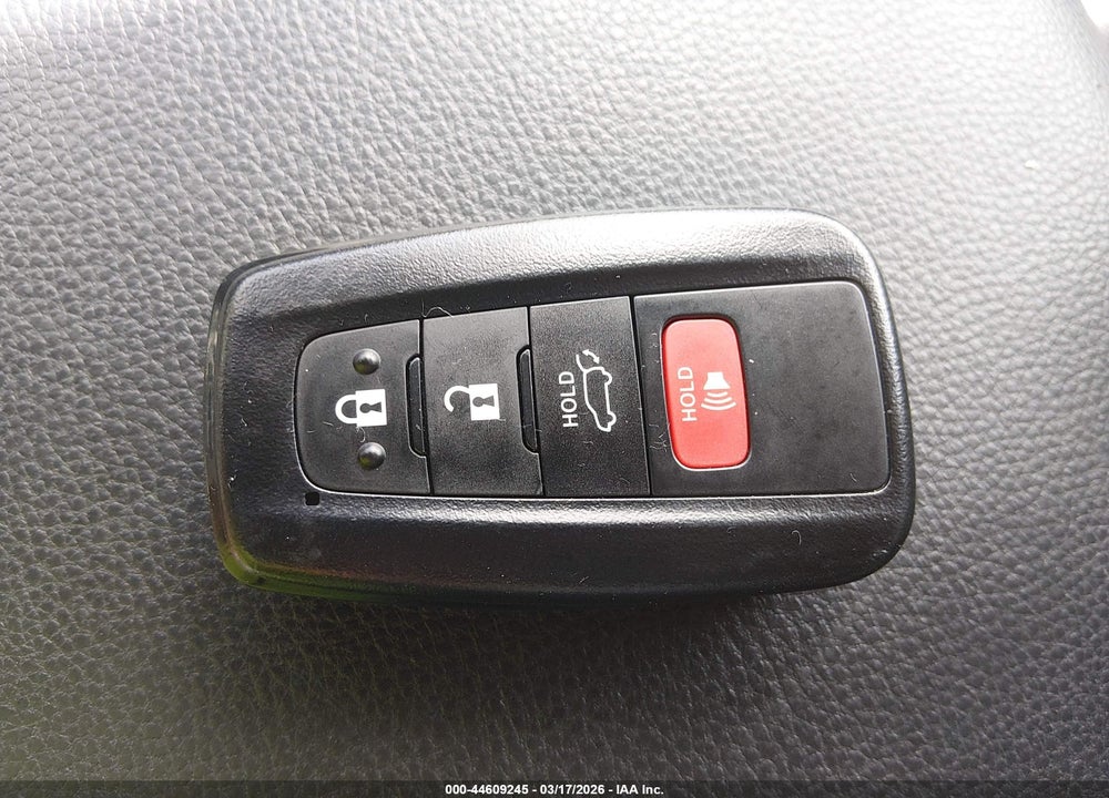 2021 TOYOTA RAV4 XLE VIN: 2T3W1RFV3MC154302
