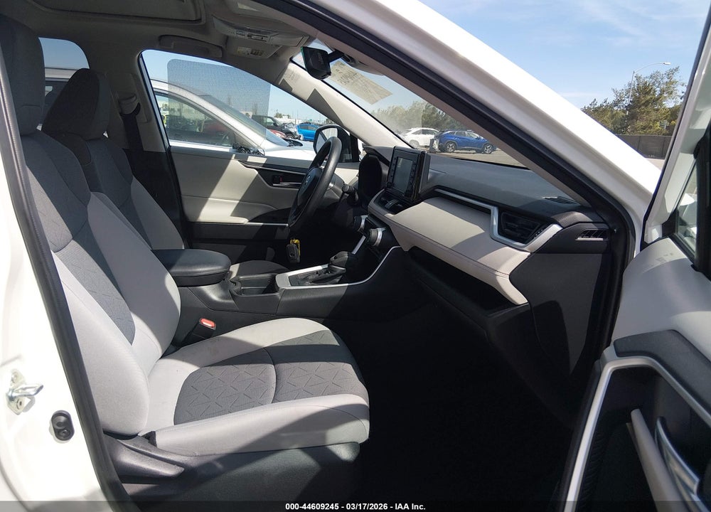 2021 TOYOTA RAV4 XLE VIN: 2T3W1RFV3MC154302