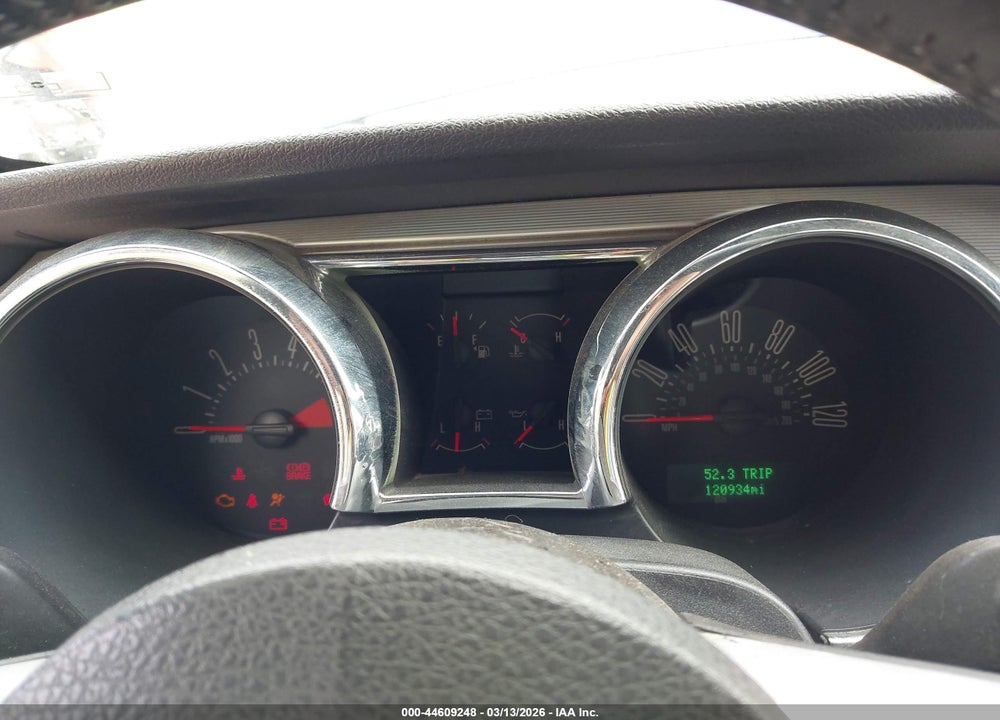 2005 FORD MUSTANG VIN: 1ZVFT84N055231851