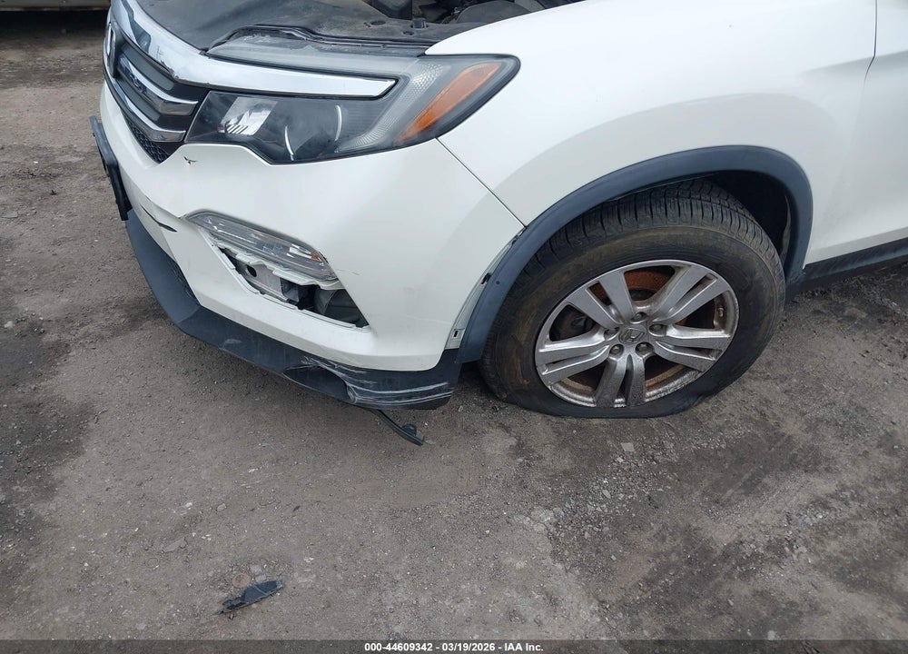 2016 HONDA PILOT LX VIN: 5FNYF6H16GB090588