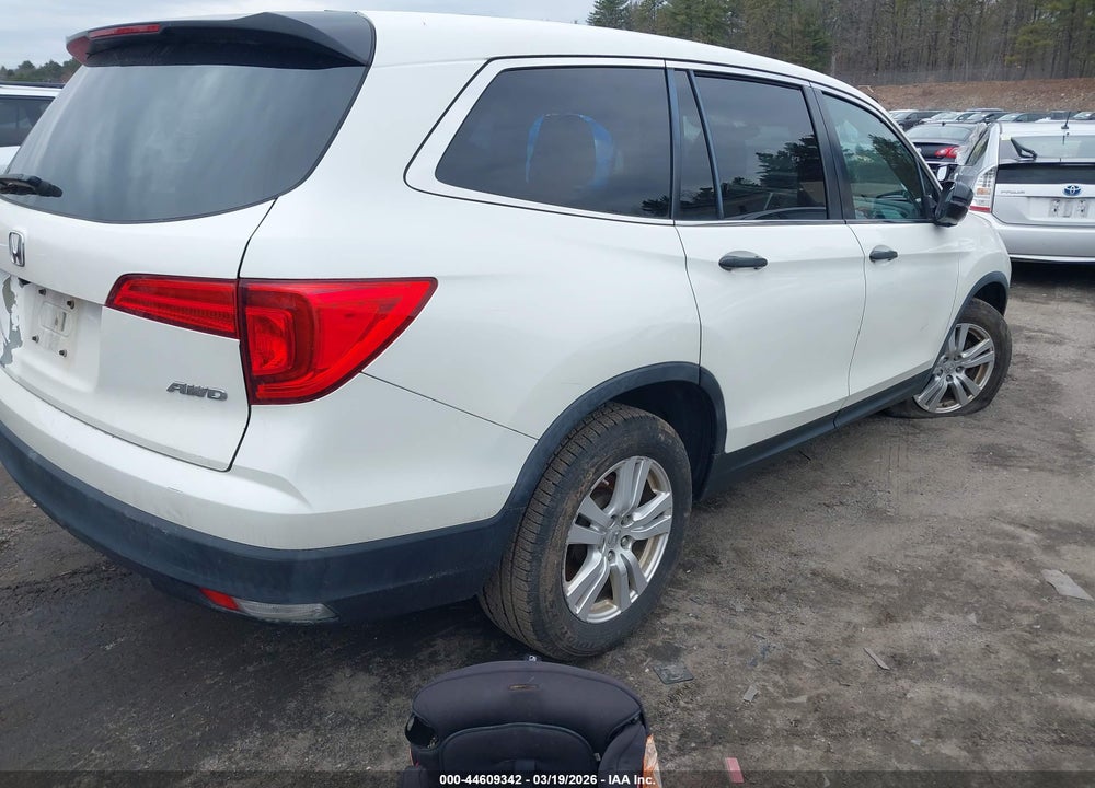 2016 HONDA PILOT LX VIN: 5FNYF6H16GB090588