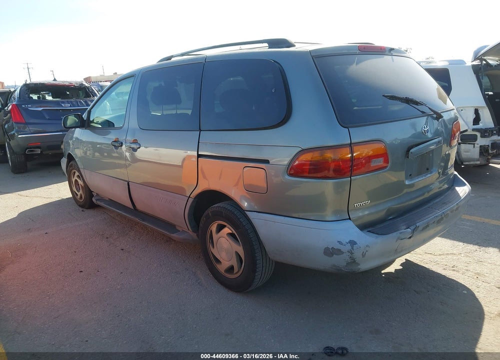 2000 TOYOTA SIENNA LE VIN: 4T3ZF13C4YU207290