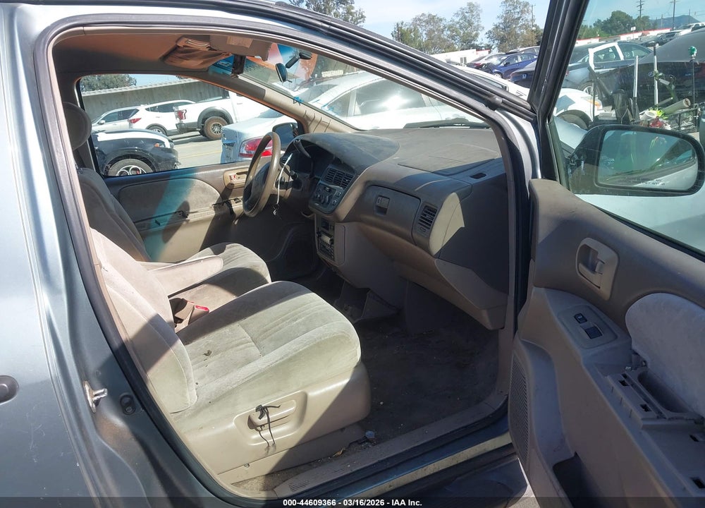 2000 TOYOTA SIENNA LE VIN: 4T3ZF13C4YU207290