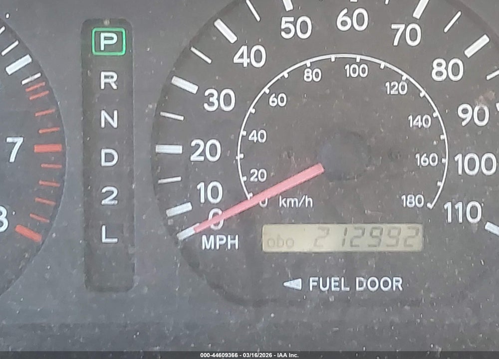 2000 TOYOTA SIENNA LE VIN: 4T3ZF13C4YU207290