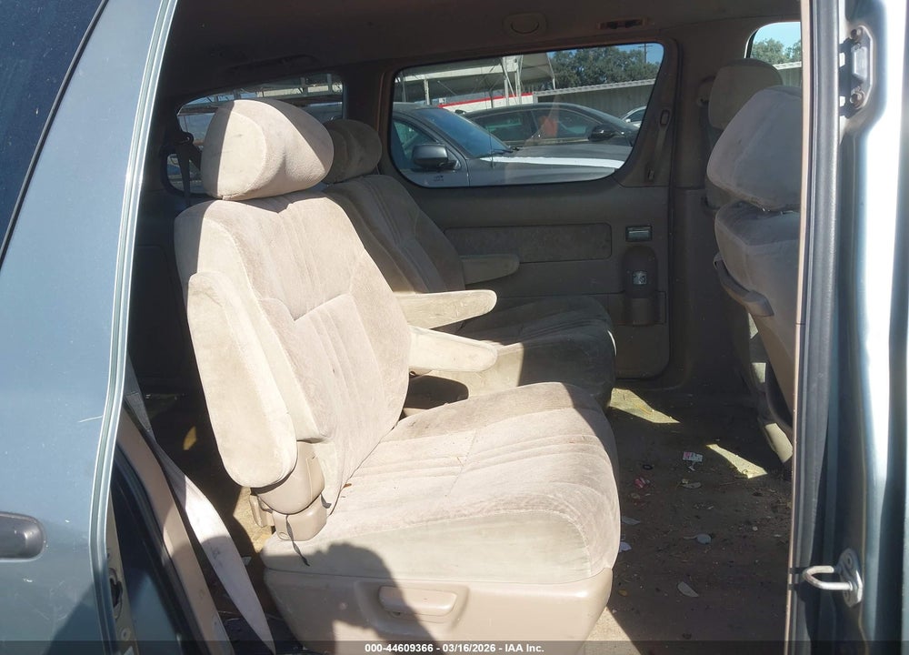 2000 TOYOTA SIENNA LE VIN: 4T3ZF13C4YU207290