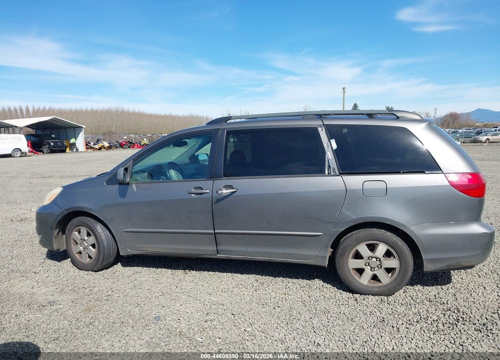 2004 TOYOTA SIENNA XLE VIN: 5TDZA22C94S102732