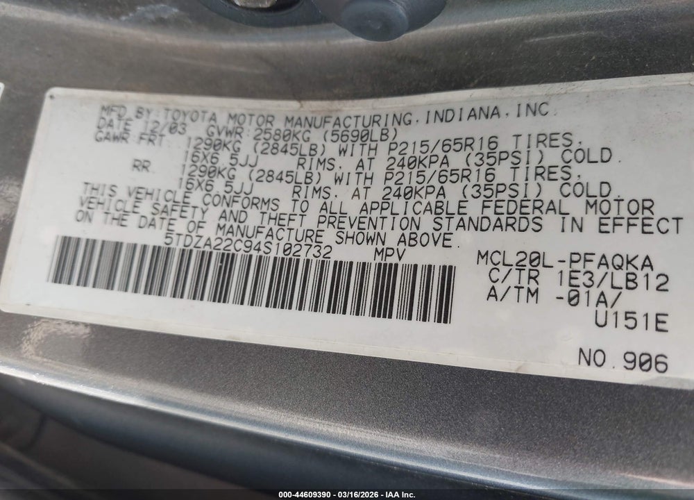 2004 TOYOTA SIENNA XLE VIN: 5TDZA22C94S102732