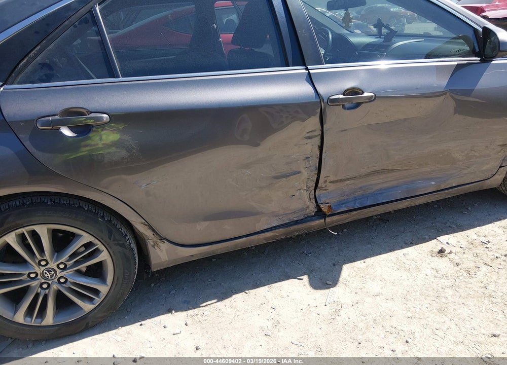 2015 TOYOTA CAMRY SE VIN: 4T1BF1FK5FU103272