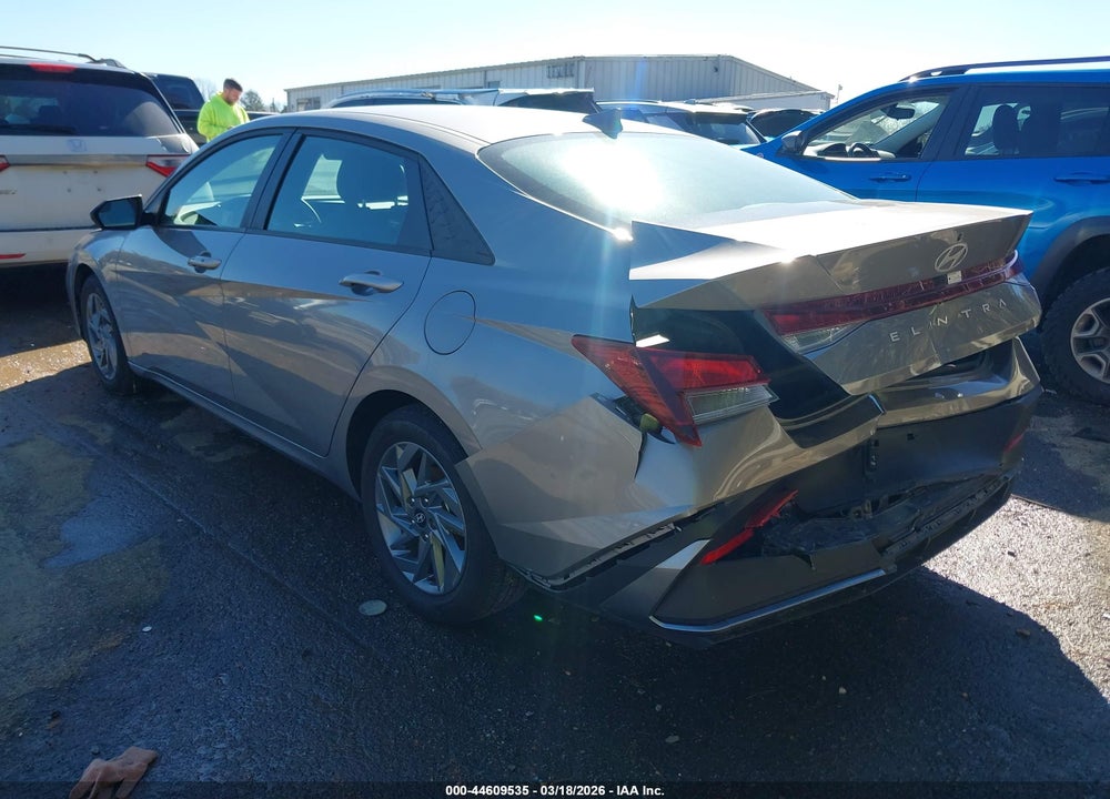 2024 HYUNDAI ELANTRA SEL VIN: KMHLM4DG7RU681792
