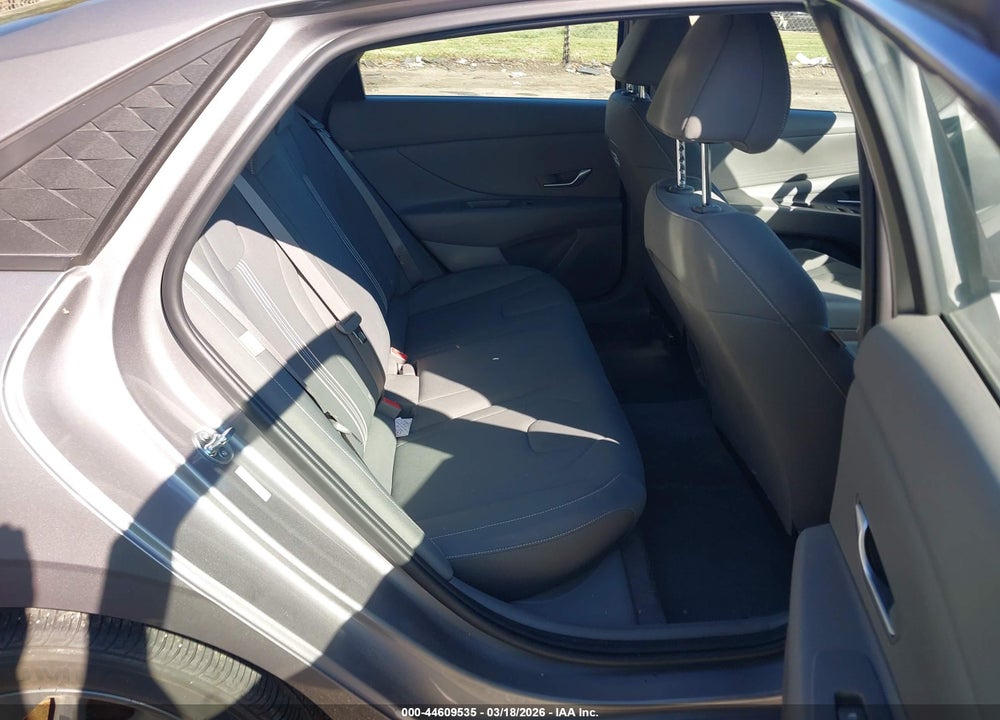 2024 HYUNDAI ELANTRA SEL VIN: KMHLM4DG7RU681792
