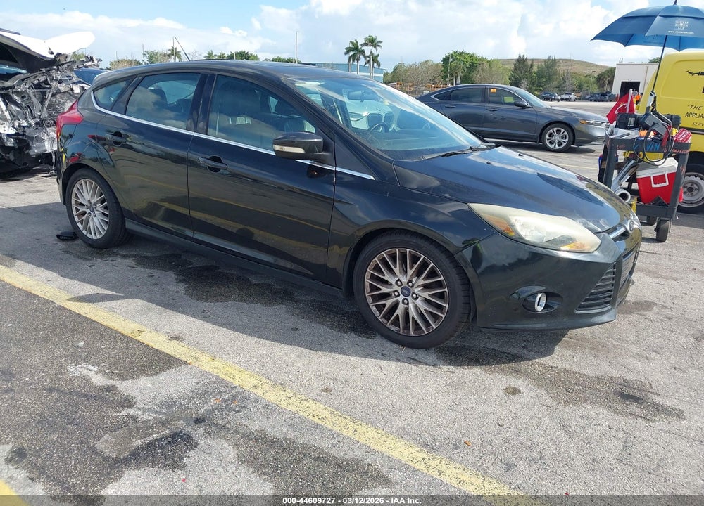 2014 FORD FOCUS TITANIUM VIN: 1FADP3N20EL422760