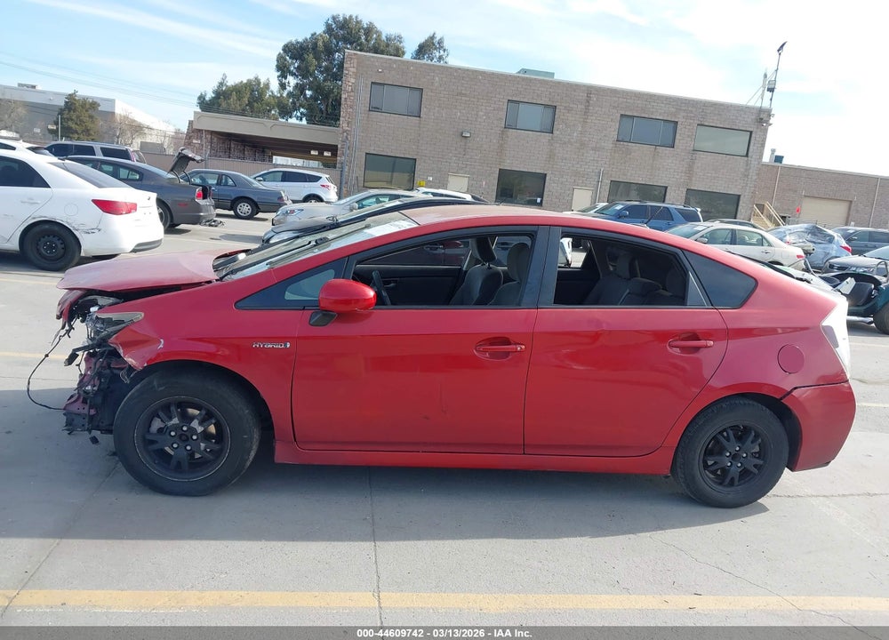 2013 TOYOTA PRIUS THREE VIN: JTDKN3DU2D5547885