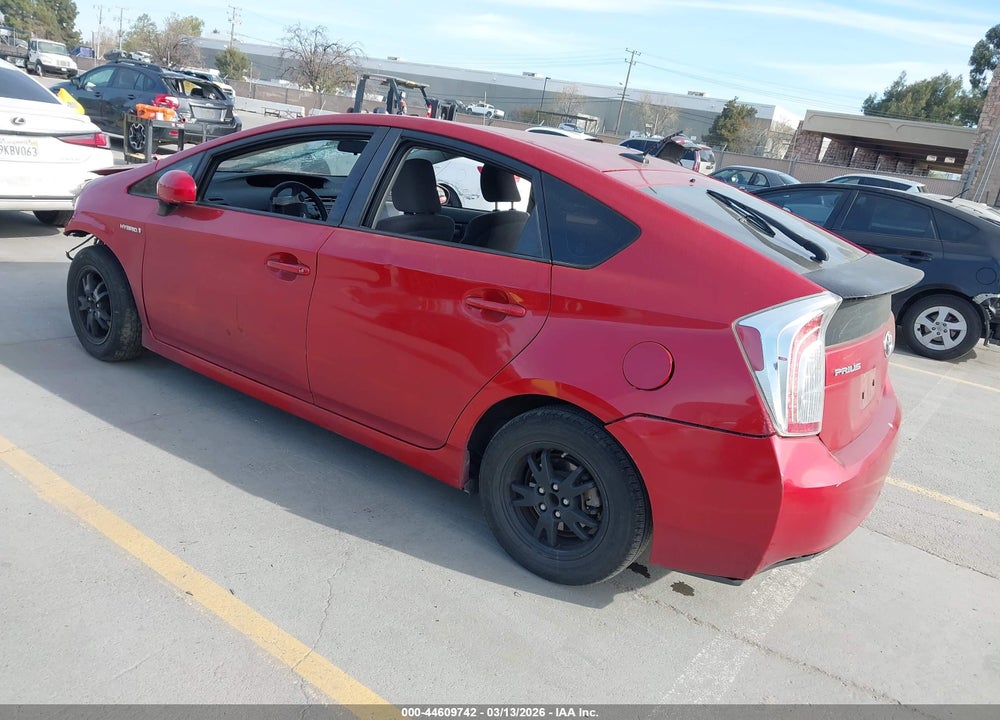 2013 TOYOTA PRIUS THREE VIN: JTDKN3DU2D5547885