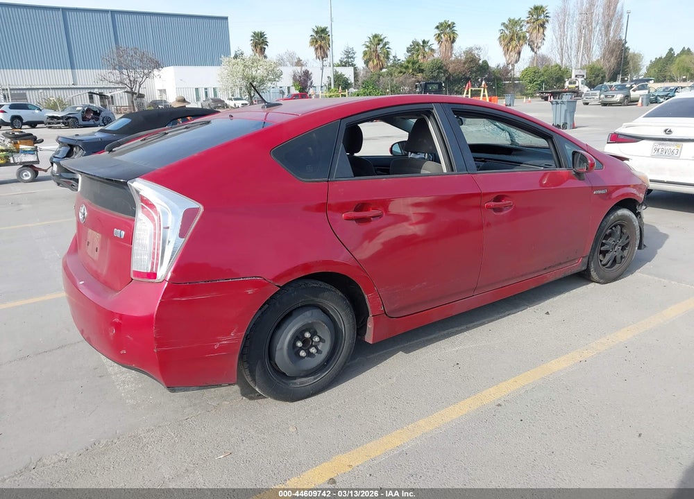 2013 TOYOTA PRIUS THREE VIN: JTDKN3DU2D5547885