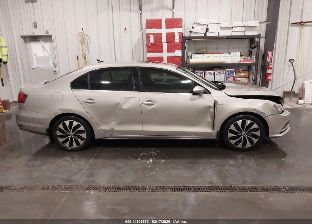2015 VOLKSWAGEN JETTA HYBRID SEL PREMIUM VIN: 3VW637AJ3FM418198
