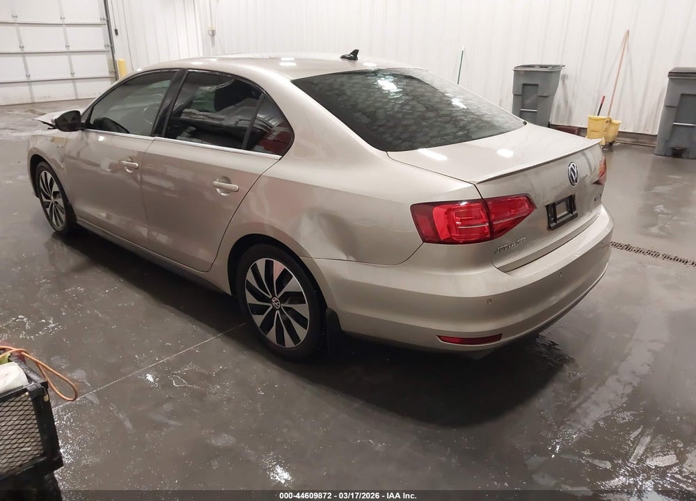 2015 VOLKSWAGEN JETTA HYBRID SEL PREMIUM VIN: 3VW637AJ3FM418198