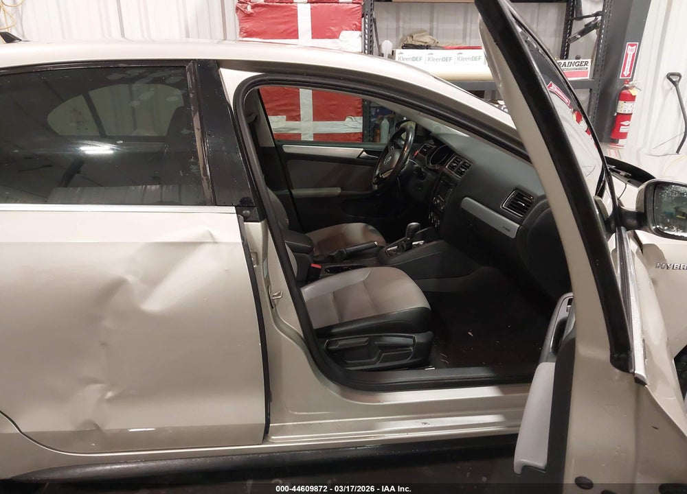 2015 VOLKSWAGEN JETTA HYBRID SEL PREMIUM VIN: 3VW637AJ3FM418198