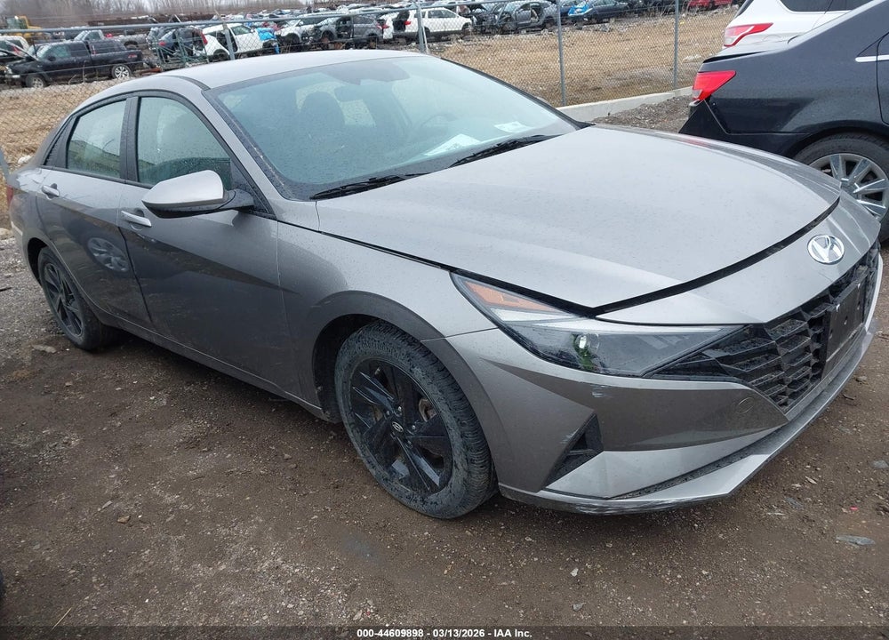 2022 HYUNDAI ELANTRA SEL VIN: KMHLS4AG7NU369640