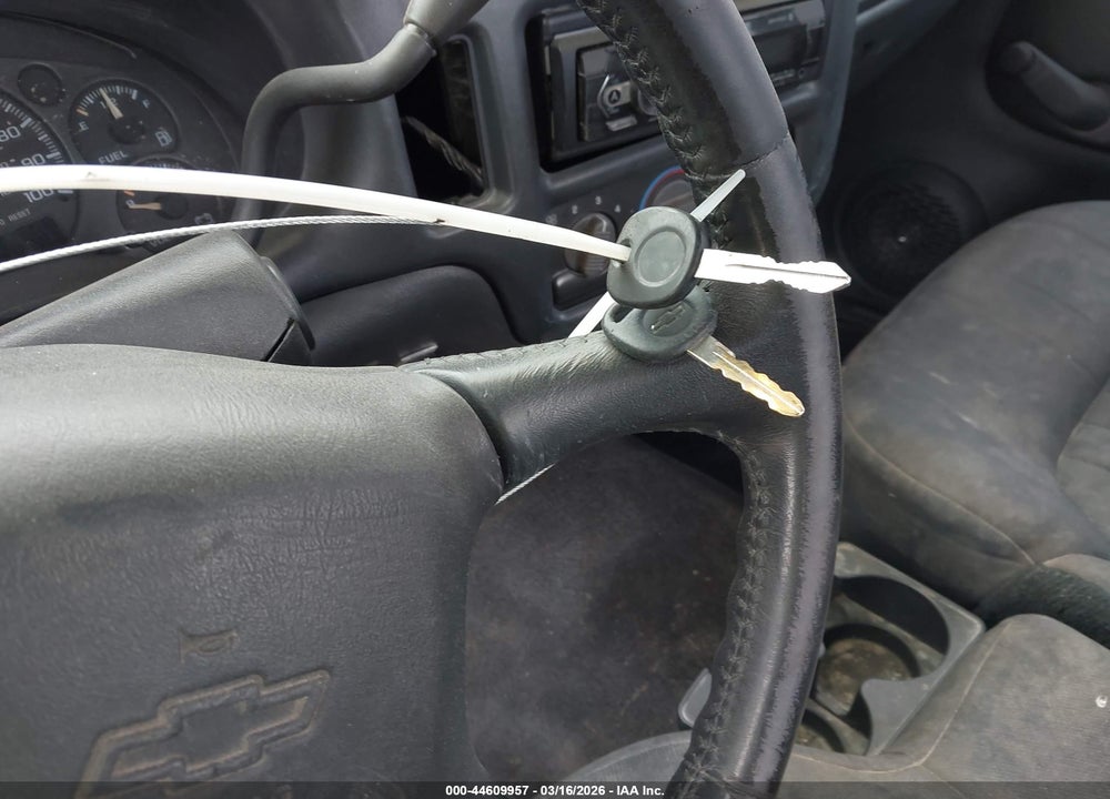 2003 CHEVROLET S-10 VIN: 1GCCS19X038235324
