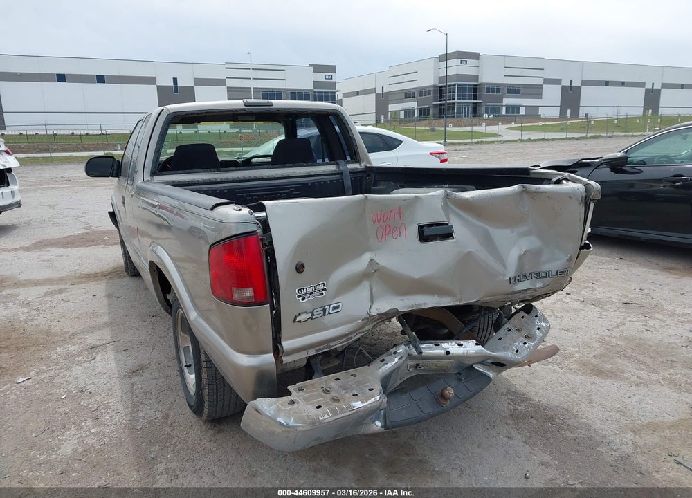 2003 CHEVROLET S-10 VIN: 1GCCS19X038235324