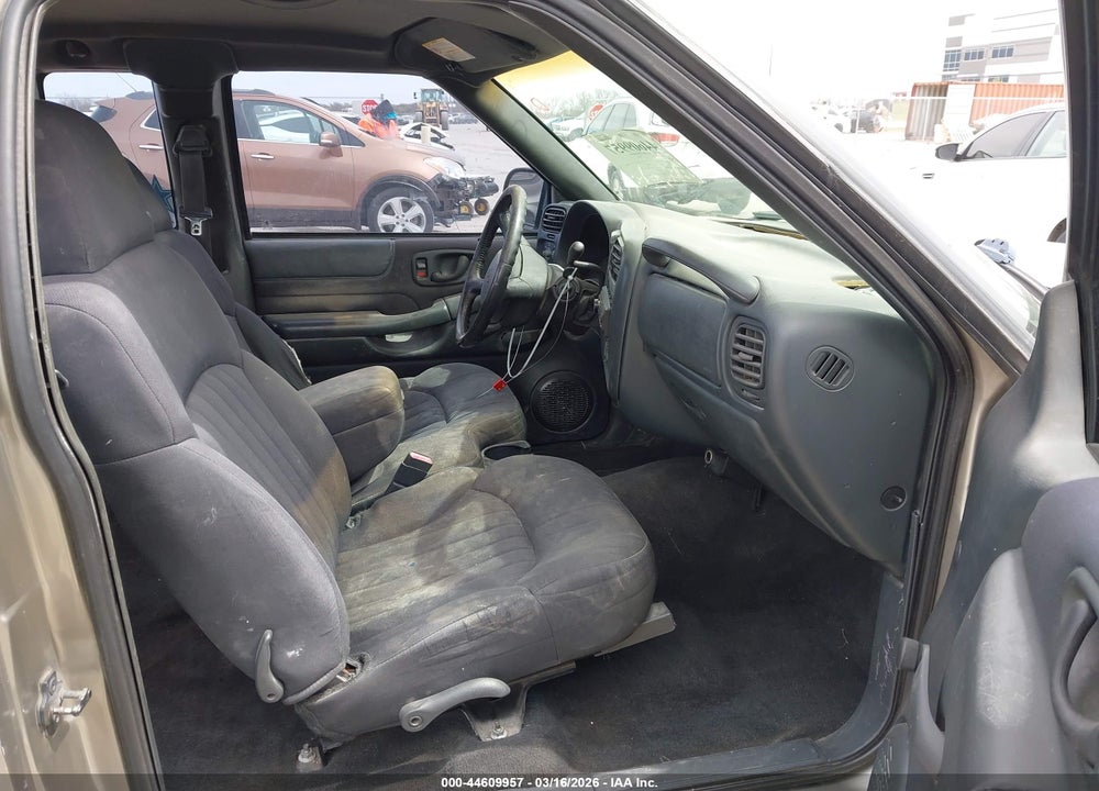 2003 CHEVROLET S-10 VIN: 1GCCS19X038235324