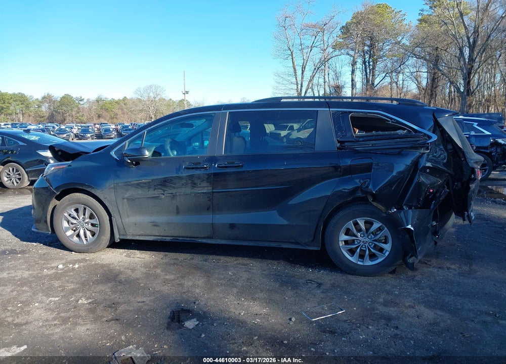 2022 TOYOTA SIENNA LE VIN: 5TDKSKFCXNS069816