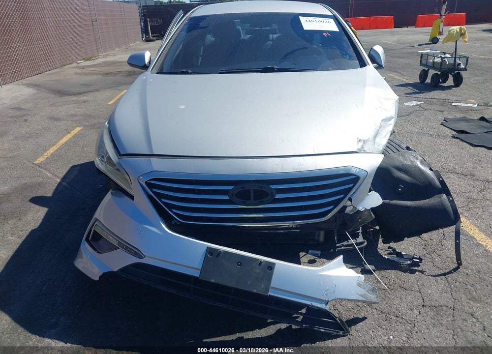 2015 HYUNDAI SONATA SE VIN: 5NPE24AF5FH144553