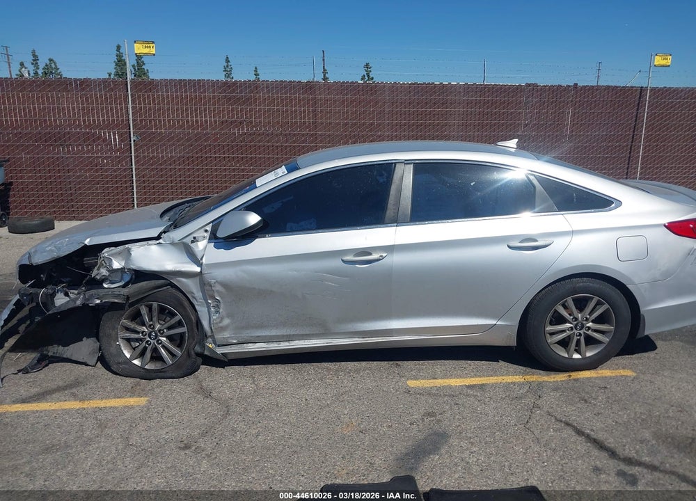 2015 HYUNDAI SONATA SE VIN: 5NPE24AF5FH144553