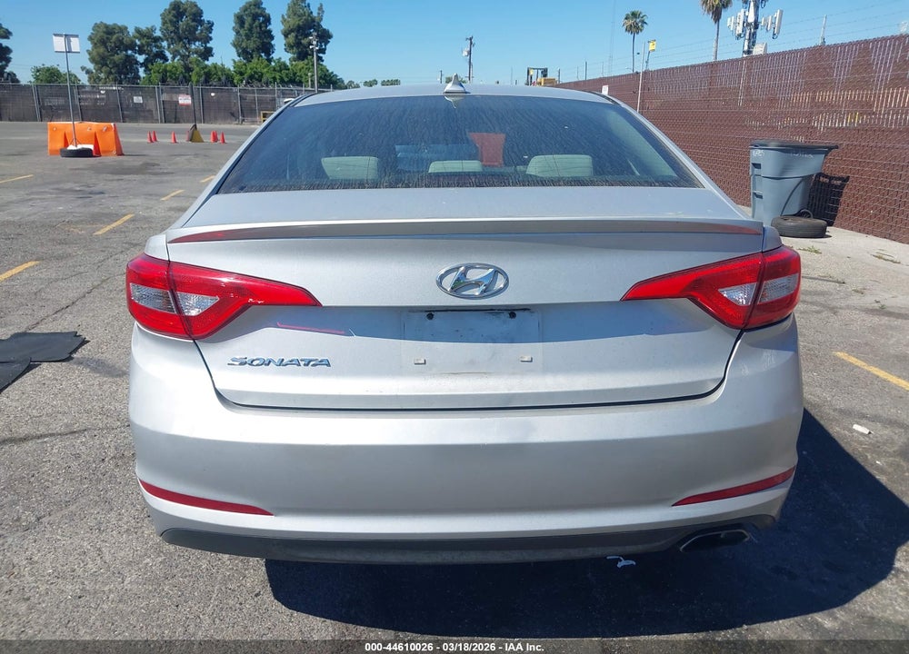 2015 HYUNDAI SONATA SE VIN: 5NPE24AF5FH144553