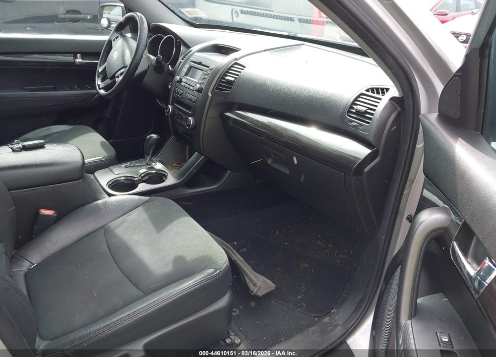 2011 KIA SORENTO EX VIN: 5XYKUCA13BG074998